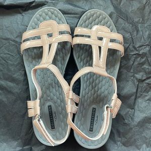 Clarks patent leather comfort sandals. size 8.5